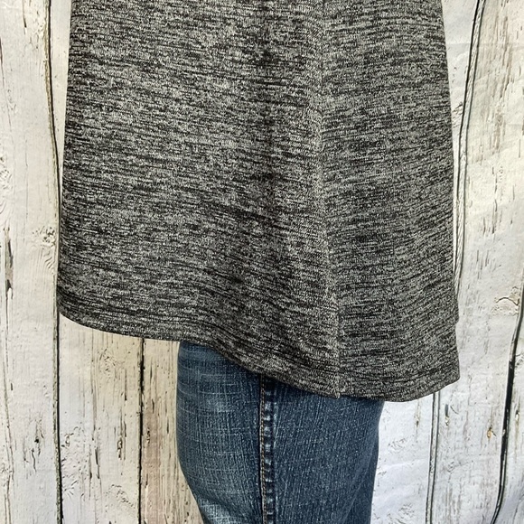 JONES New York Small Black/Gray Long Sleeve Knit Top Very Light Sweater New - Picture 7 of 7